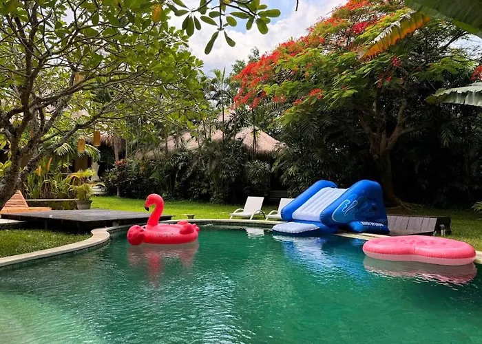 Aparthotel Dengan Pemandangan Kolam Renang Canggu